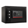 Czarny sejf elektroniczny FORTIS 21L SEC & HOME z czytnikiem linii papilarnych, klawiaturą na kod PIN, zamkiem na klucz i trzema stalowymi ryglami.